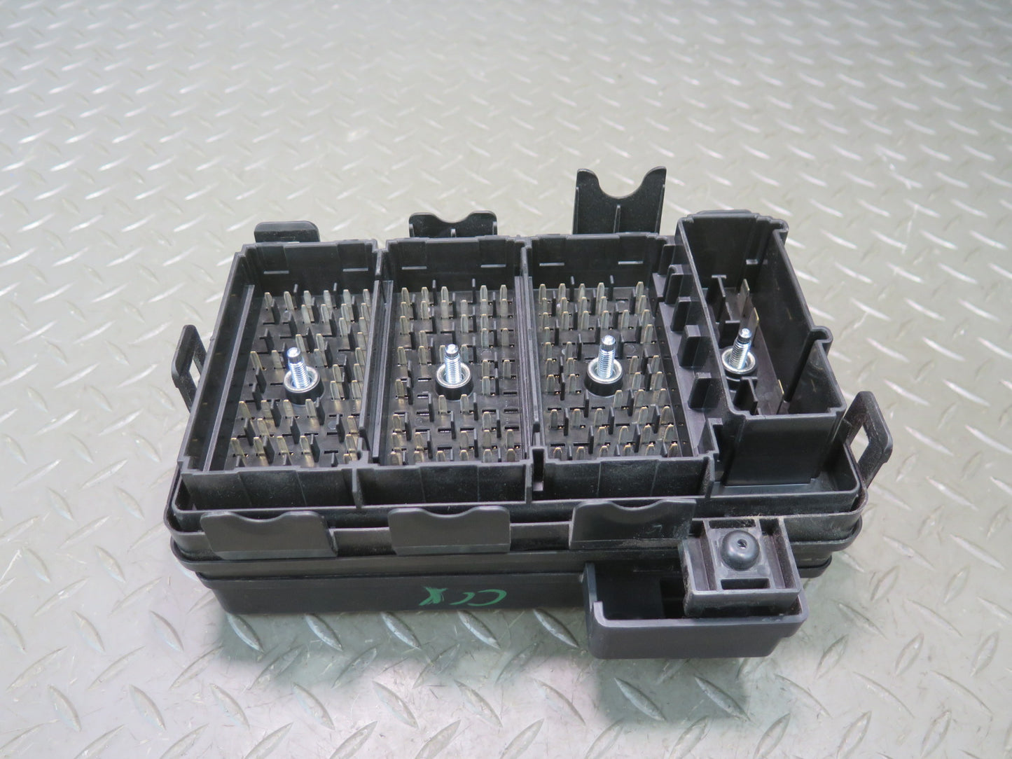 2004-2008 Cadillac XLR Under Hood Fuse Relay Box Module