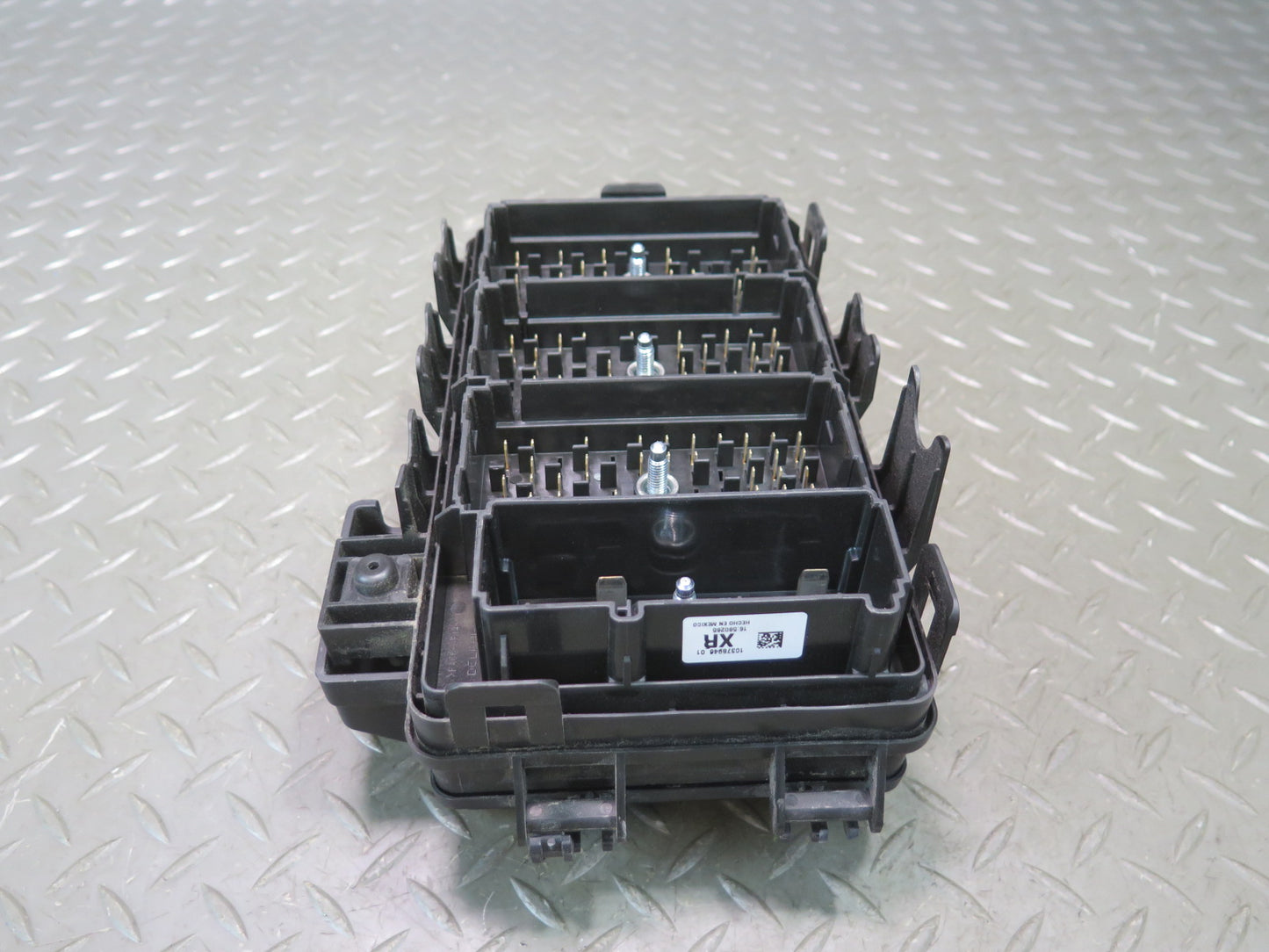 2004-2008 Cadillac XLR Under Hood Fuse Relay Box Module