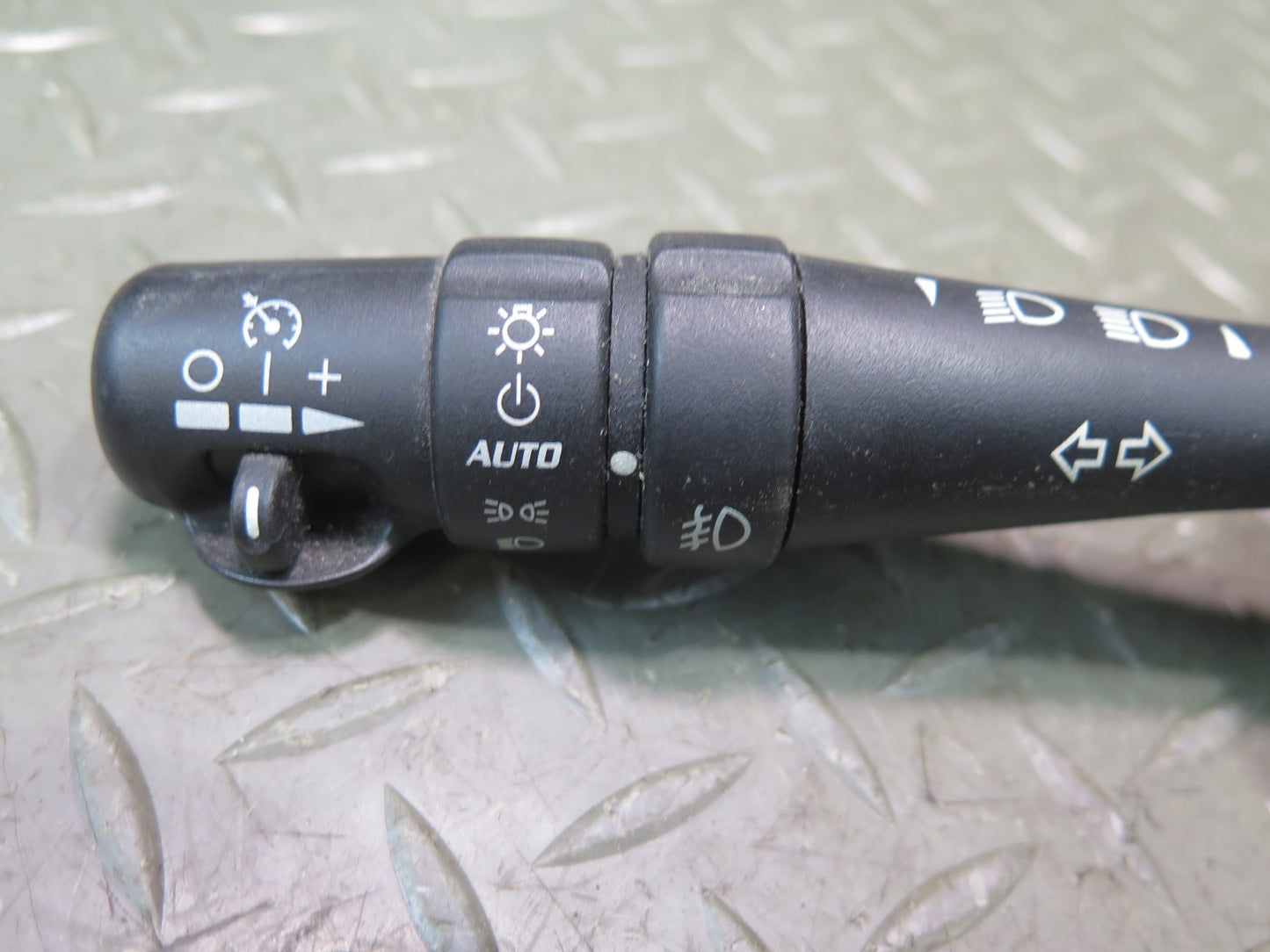 2004-2009 Cadillac XLR Steering Column Turn Signal Headlight Switch 1999391