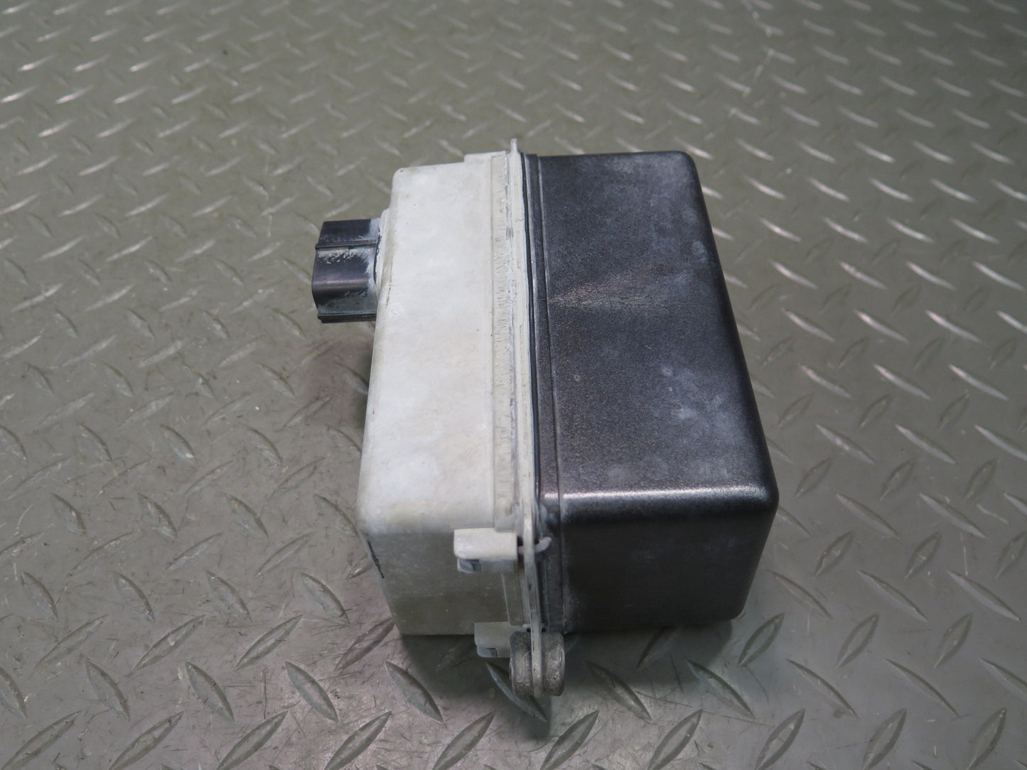 2004-2005 Cadillac XLR Adaptive Cruise Control Distance Radar Sensor Module