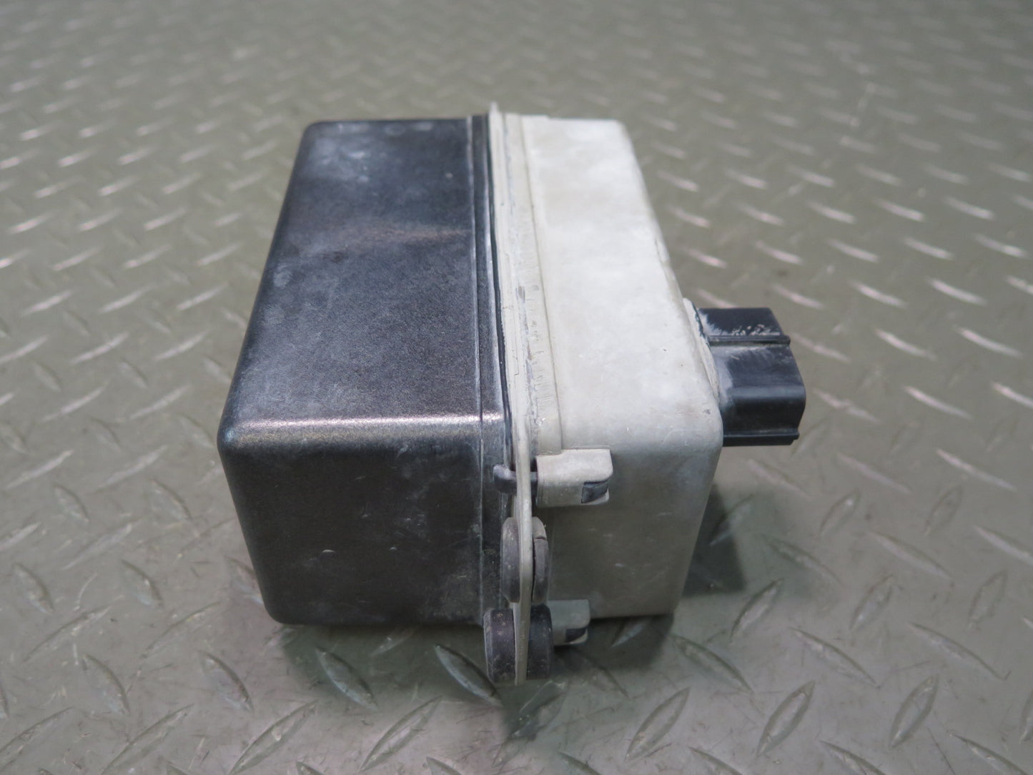2004-2005 Cadillac XLR Adaptive Cruise Control Distance Radar Sensor Module