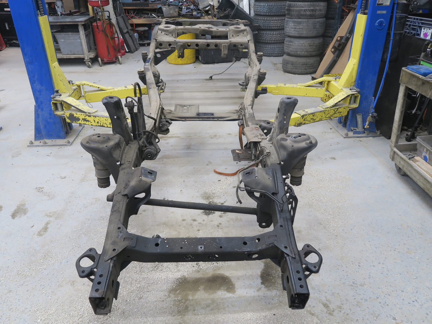 1991-1992 Toyota Land Cruiser FJ80 Body Frame Crossmember Assembly