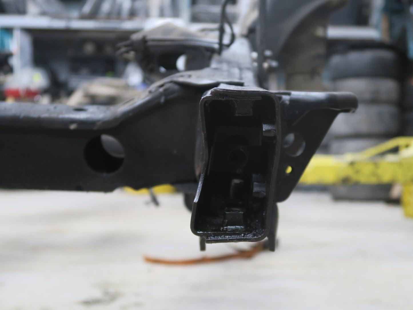 1991-1992 Toyota Land Cruiser FJ80 Body Frame Crossmember Assembly