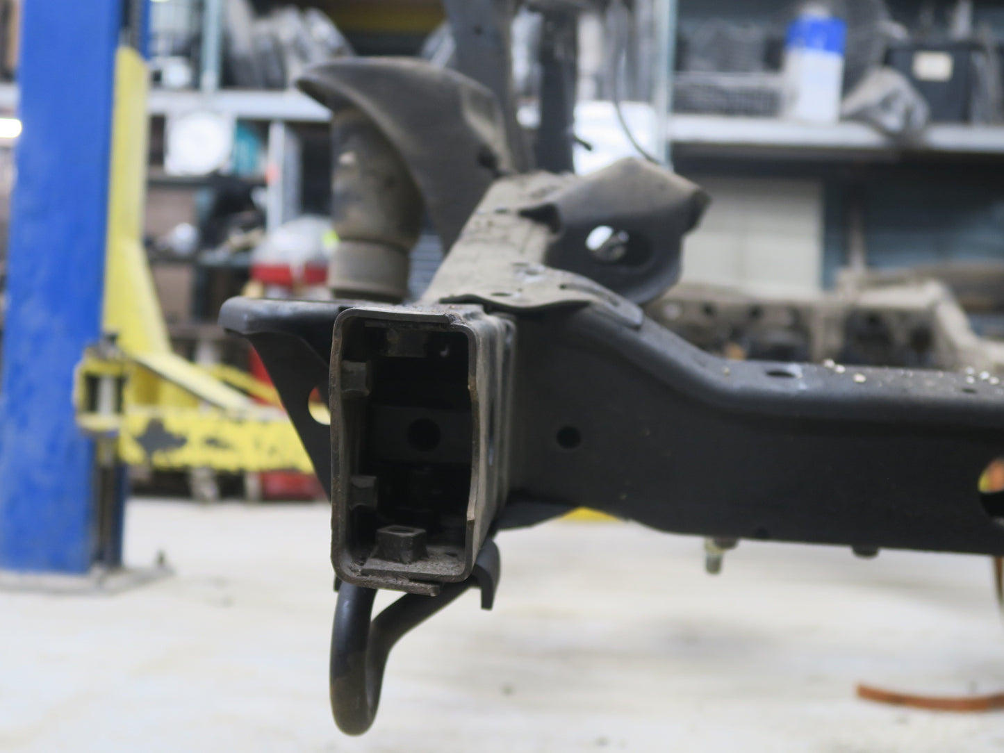 1991-1992 Toyota Land Cruiser FJ80 Body Frame Crossmember Assembly
