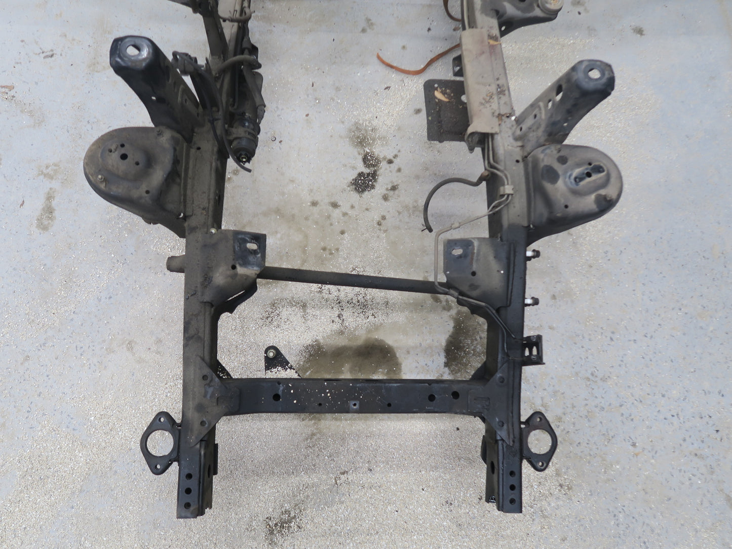1991-1992 Toyota Land Cruiser FJ80 Body Frame Crossmember Assembly