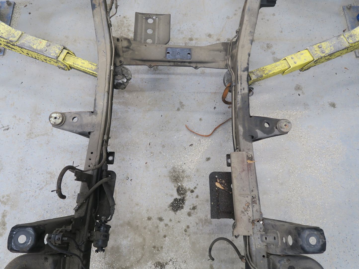 1991-1992 Toyota Land Cruiser FJ80 Body Frame Crossmember Assembly