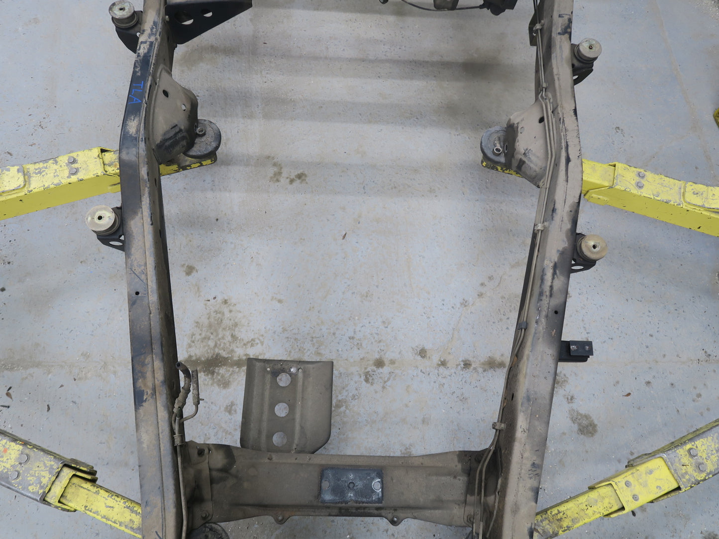 1991-1992 Toyota Land Cruiser FJ80 Body Frame Crossmember Assembly