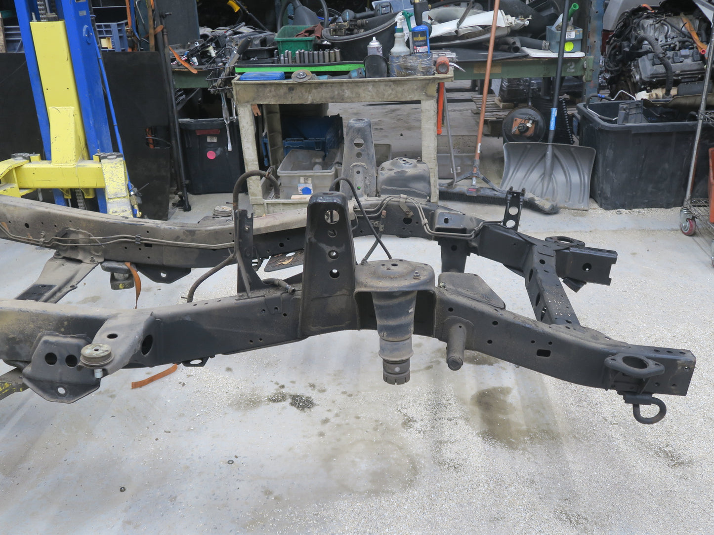 1991-1992 Toyota Land Cruiser FJ80 Body Frame Crossmember Assembly