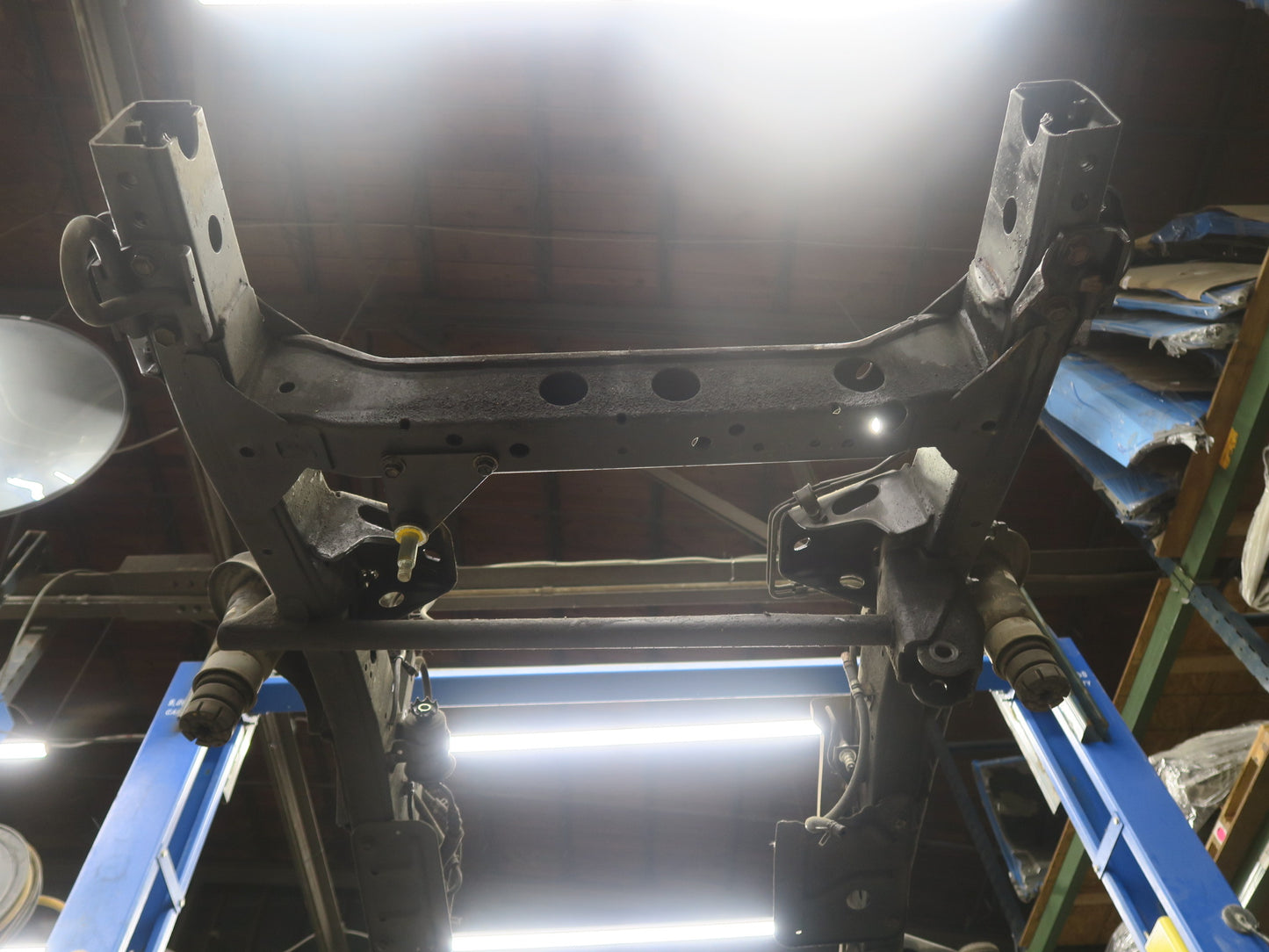 1991-1992 Toyota Land Cruiser FJ80 Body Frame Crossmember Assembly