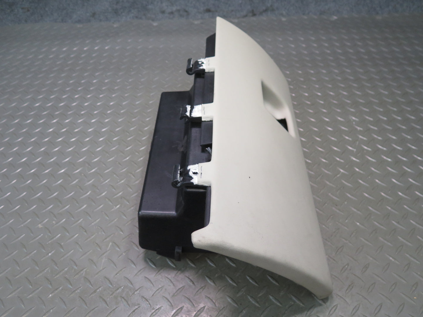 2004-2009 Cadillac XLR Dash Front Right Glove Box Compartment Storage