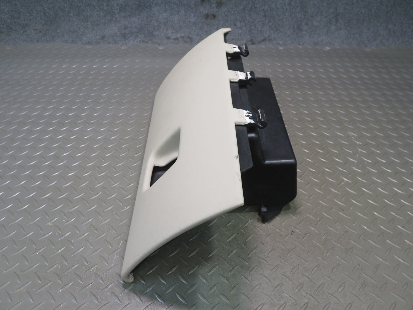 2004-2009 Cadillac XLR Dash Front Right Glove Box Compartment Storage