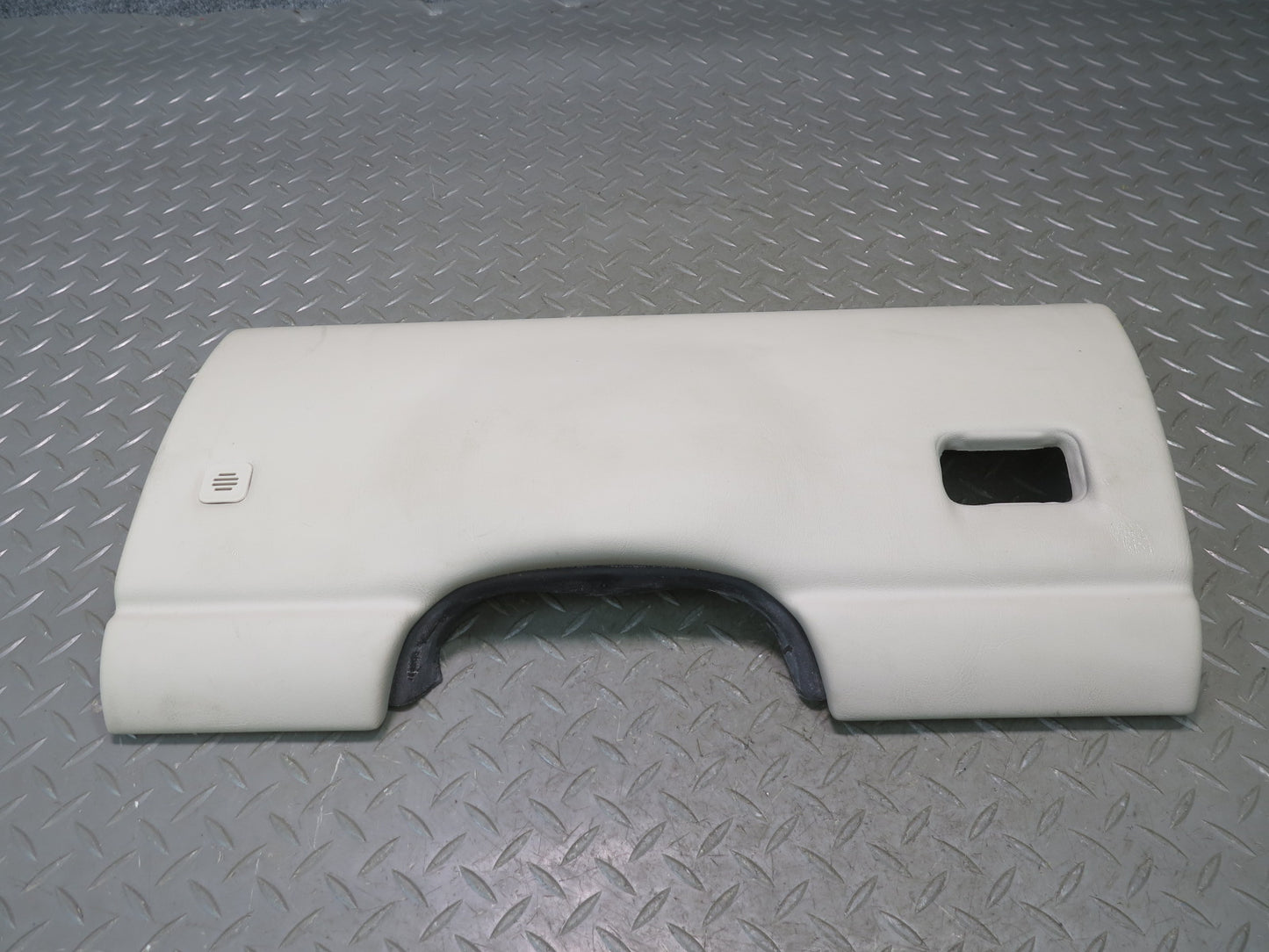 2004-2009 Cadillac XLR Dash Front Left Lower Knee Trim Panel 10440472