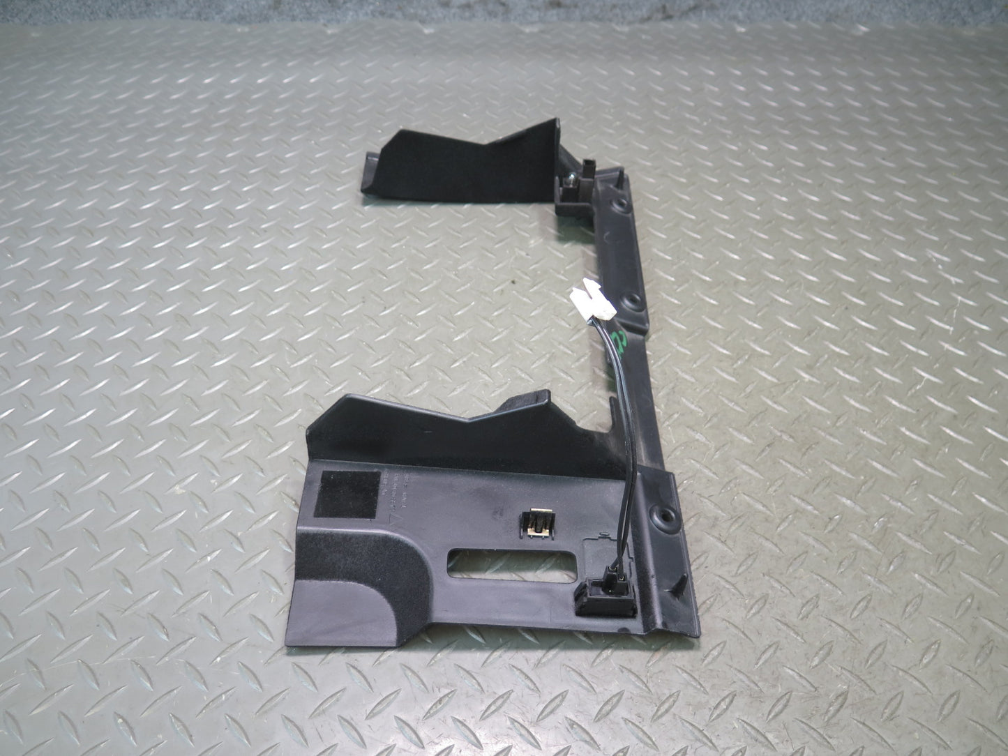 2004-2009 Cadillac XLR Glove Box Frame Trim Panel 10305572
