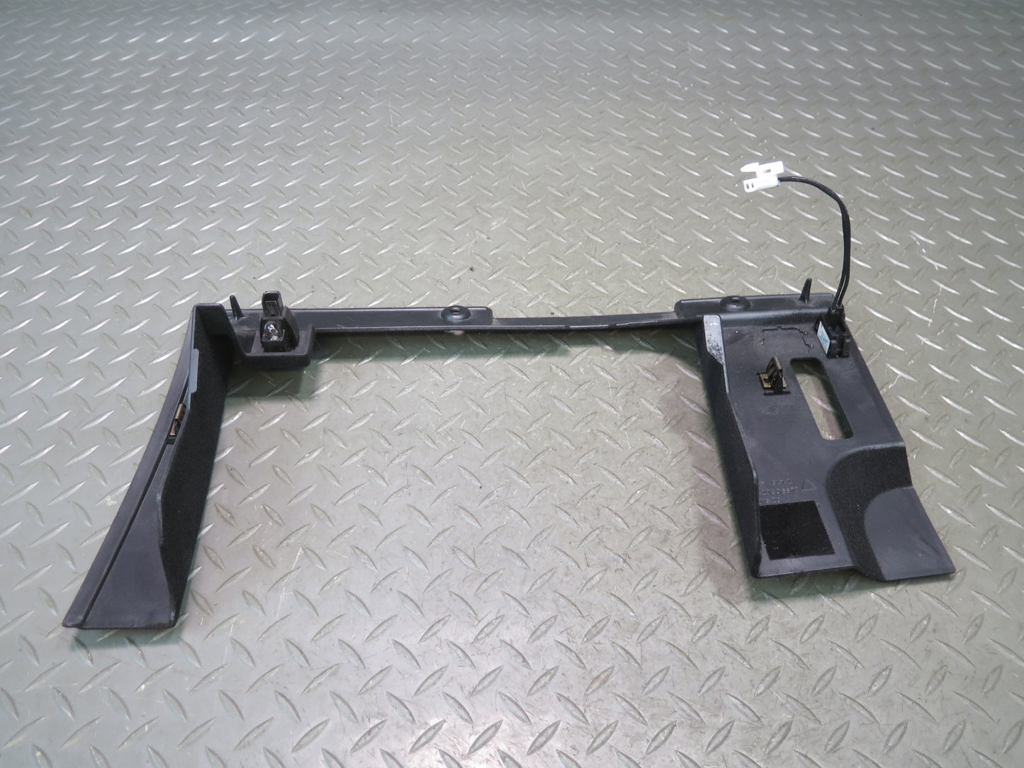 2004-2009 Cadillac XLR Glove Box Frame Trim Panel 10305572