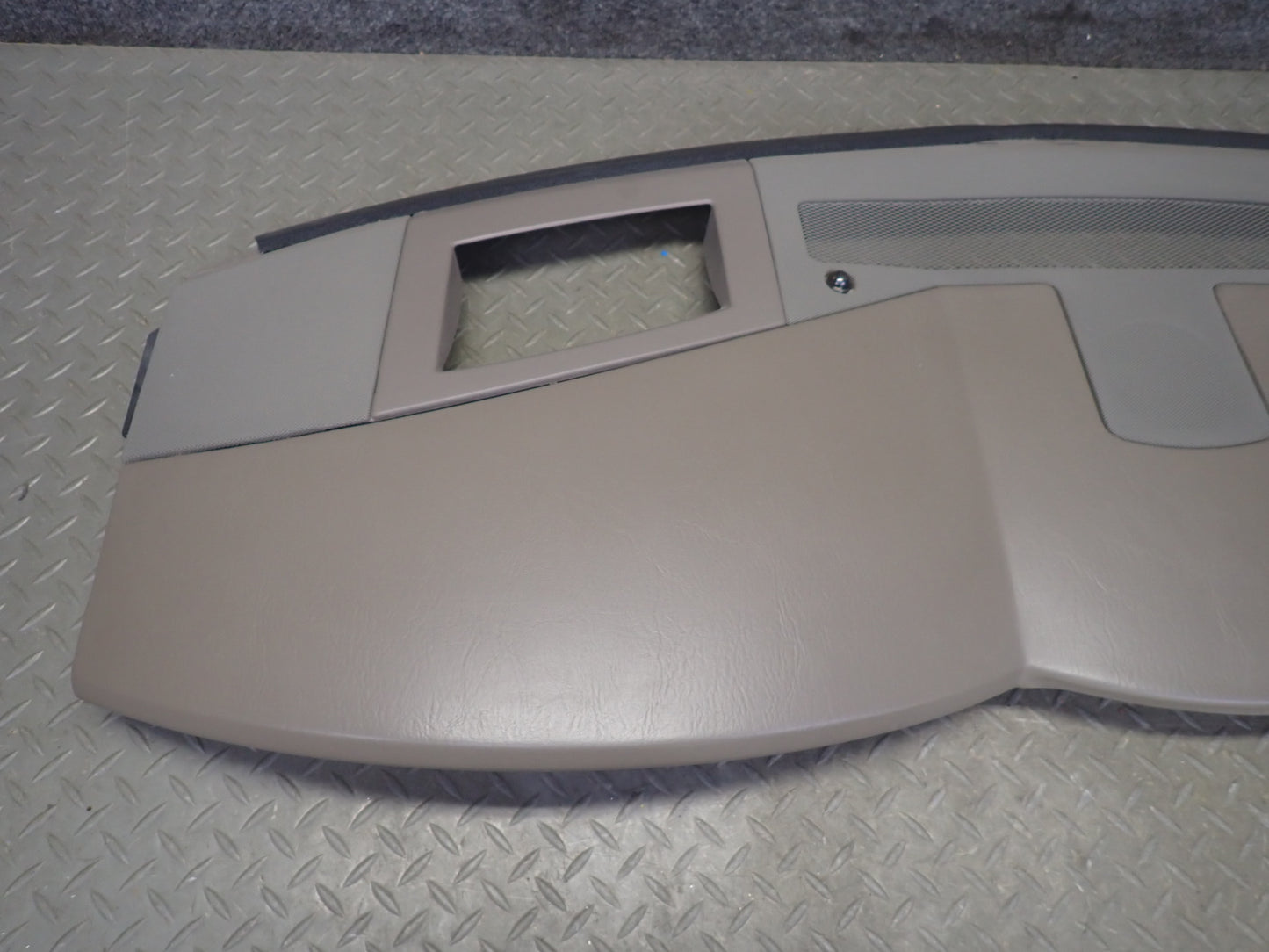 2004-2008 Cadillac XLR Dashboard Upper Trim Cover Panel Shale 10314216