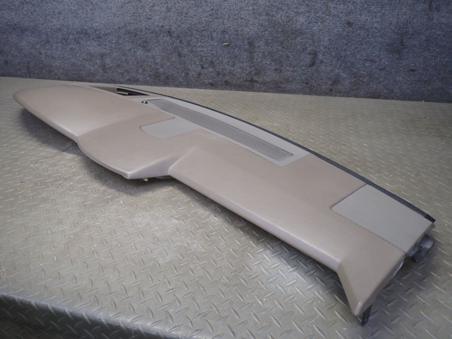 2004-2008 Cadillac XLR Dashboard Upper Trim Cover Panel Shale 10314216