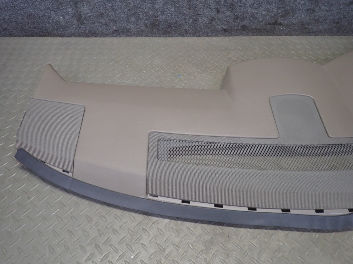 2004-2008 Cadillac XLR Dashboard Upper Trim Cover Panel Shale 10314216