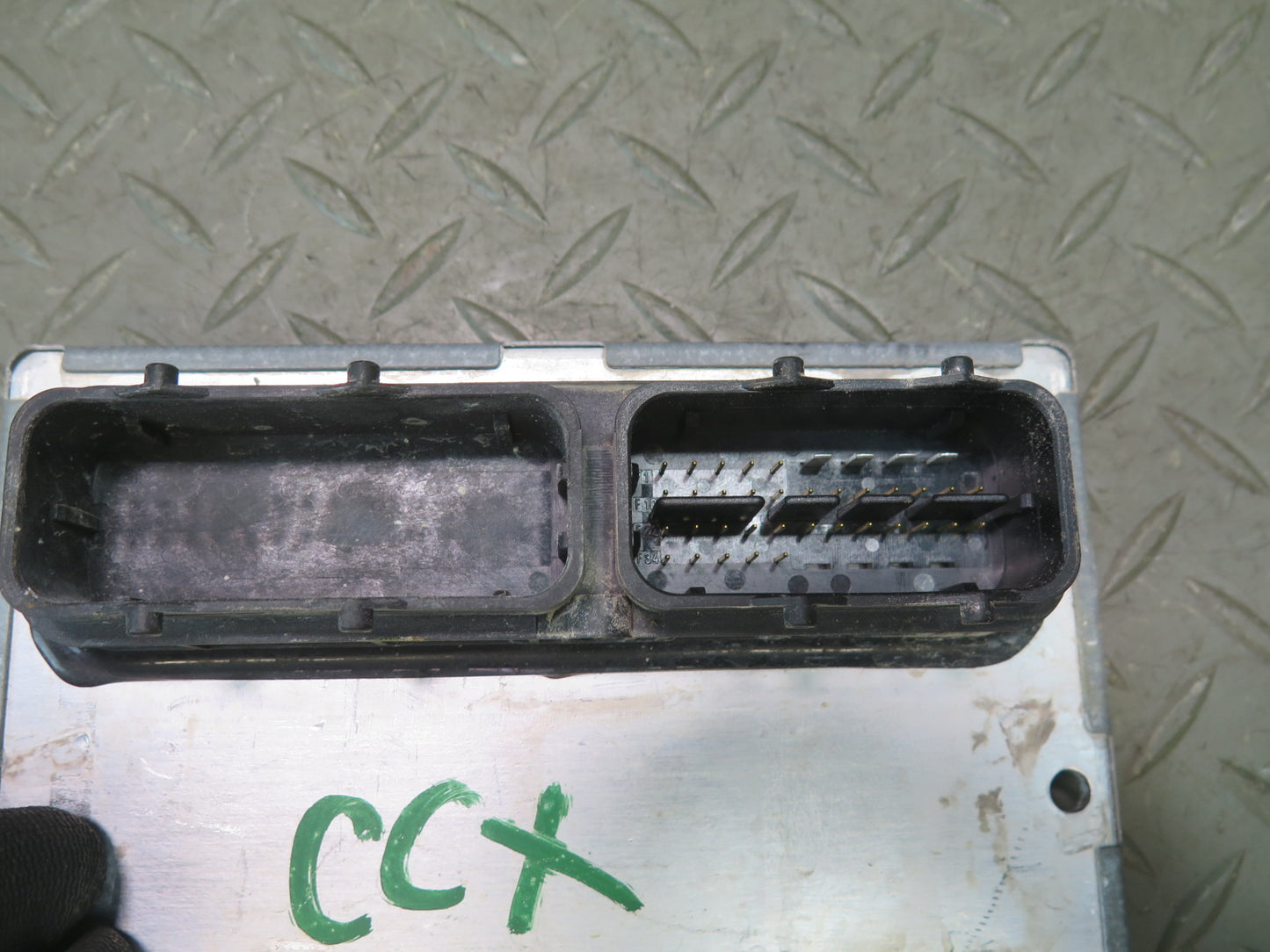 2004-2005 Cadillac XLR TCU TCM Transmission Control Module Unit 24232779