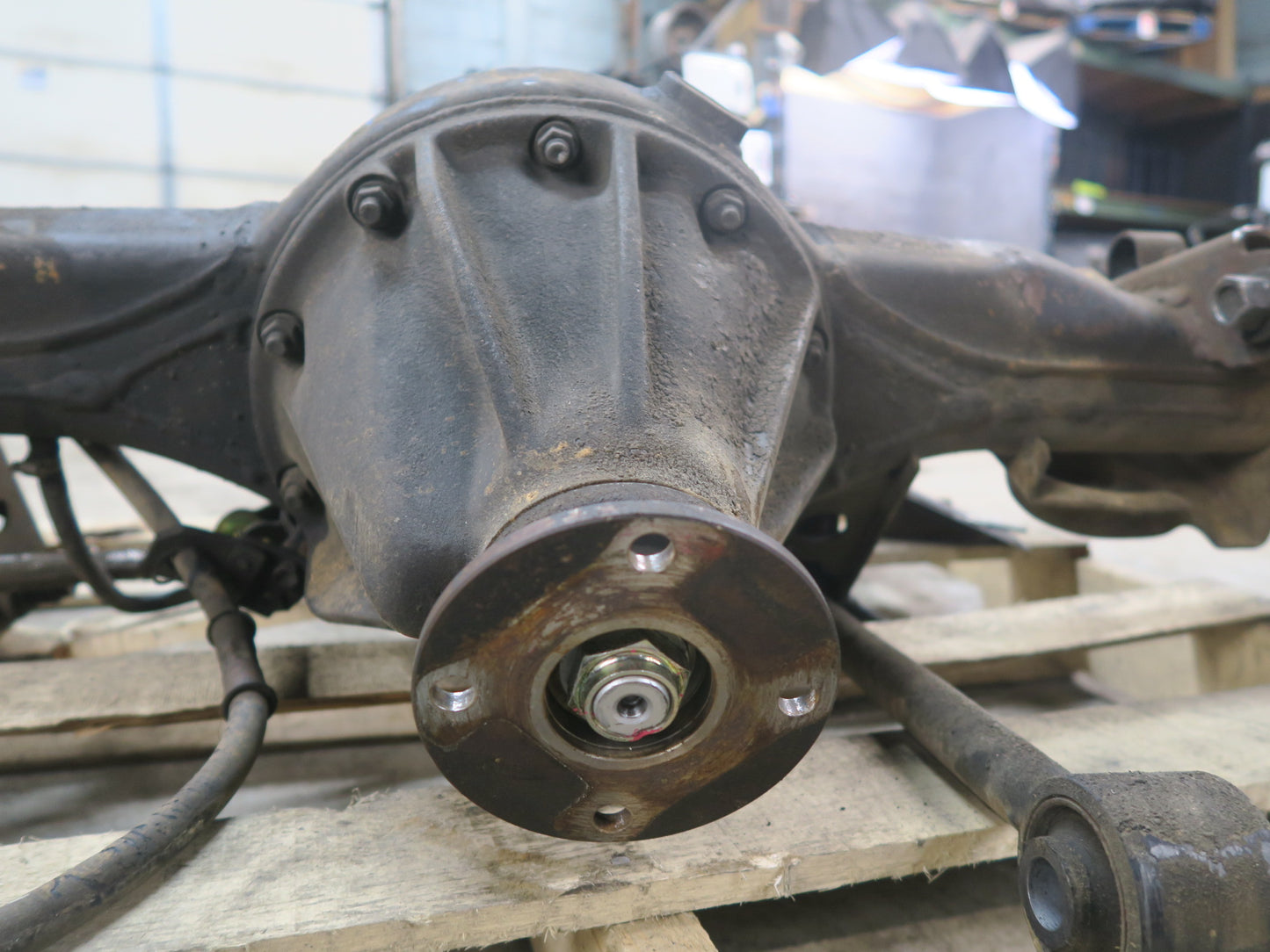 1991-1994 Toyota Land Cruiser FJ80 A/T Rear Axle With Differential 4.10 Ratio