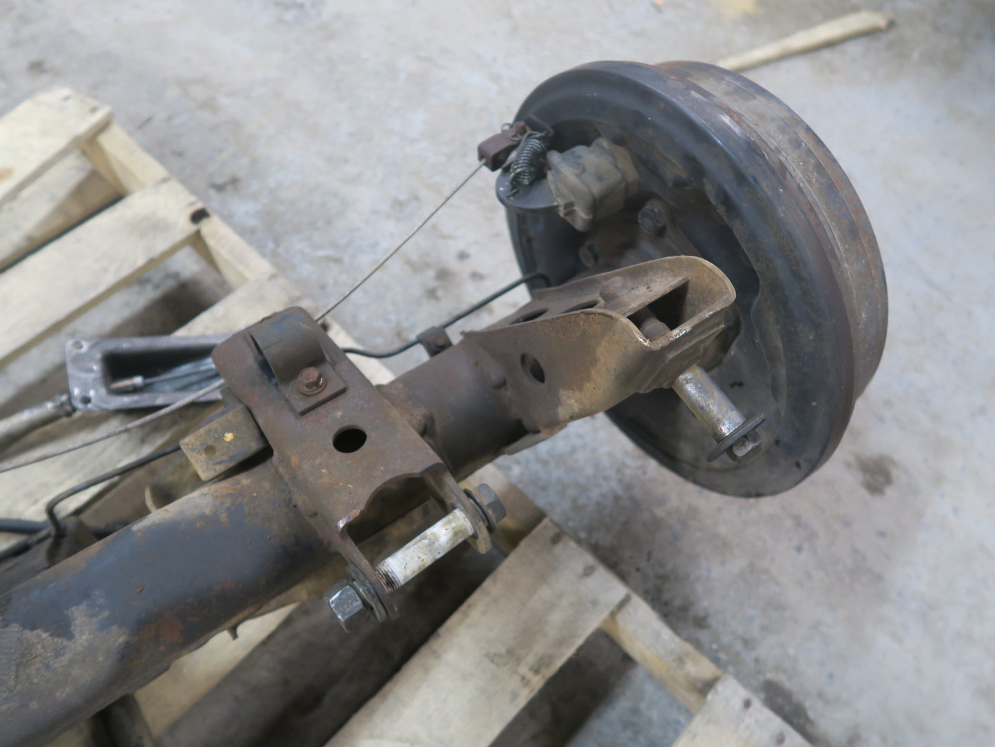 1991-1994 Toyota Land Cruiser FJ80 A/T Rear Axle With Differential 4.10 Ratio