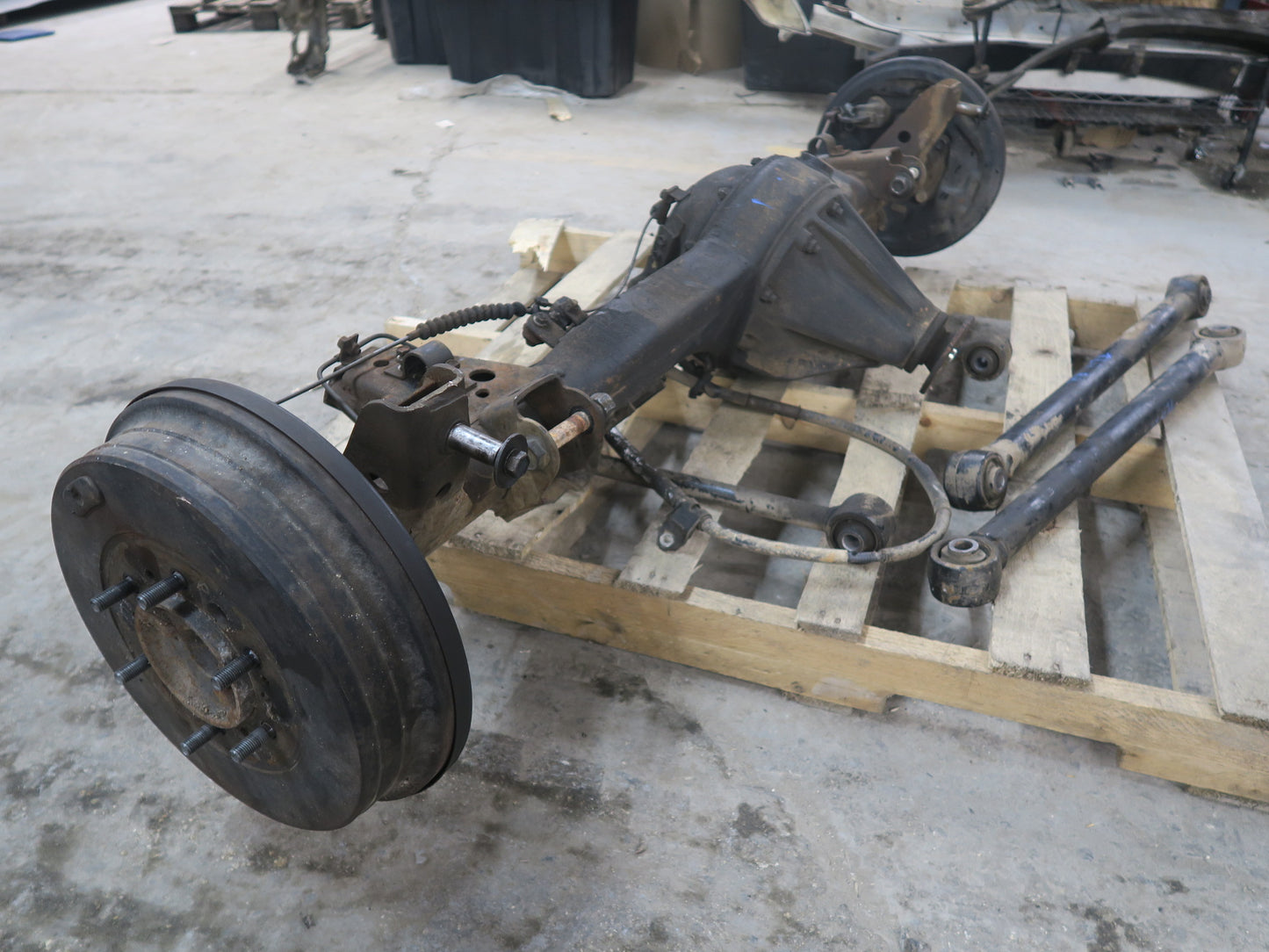 1991-1994 Toyota Land Cruiser FJ80 A/T Rear Axle With Differential 4.10 Ratio