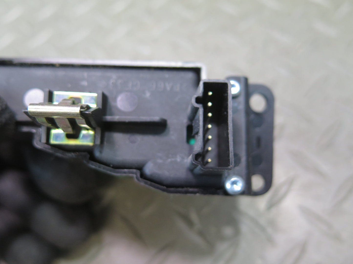 2004-2009 Cadillac XLR Instrument Panel Cluster Left Head UP Display Switch