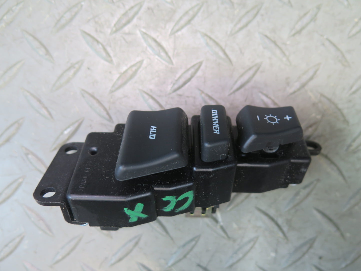 2004-2009 Cadillac XLR Instrument Panel Cluster Left Head UP Display Switch
