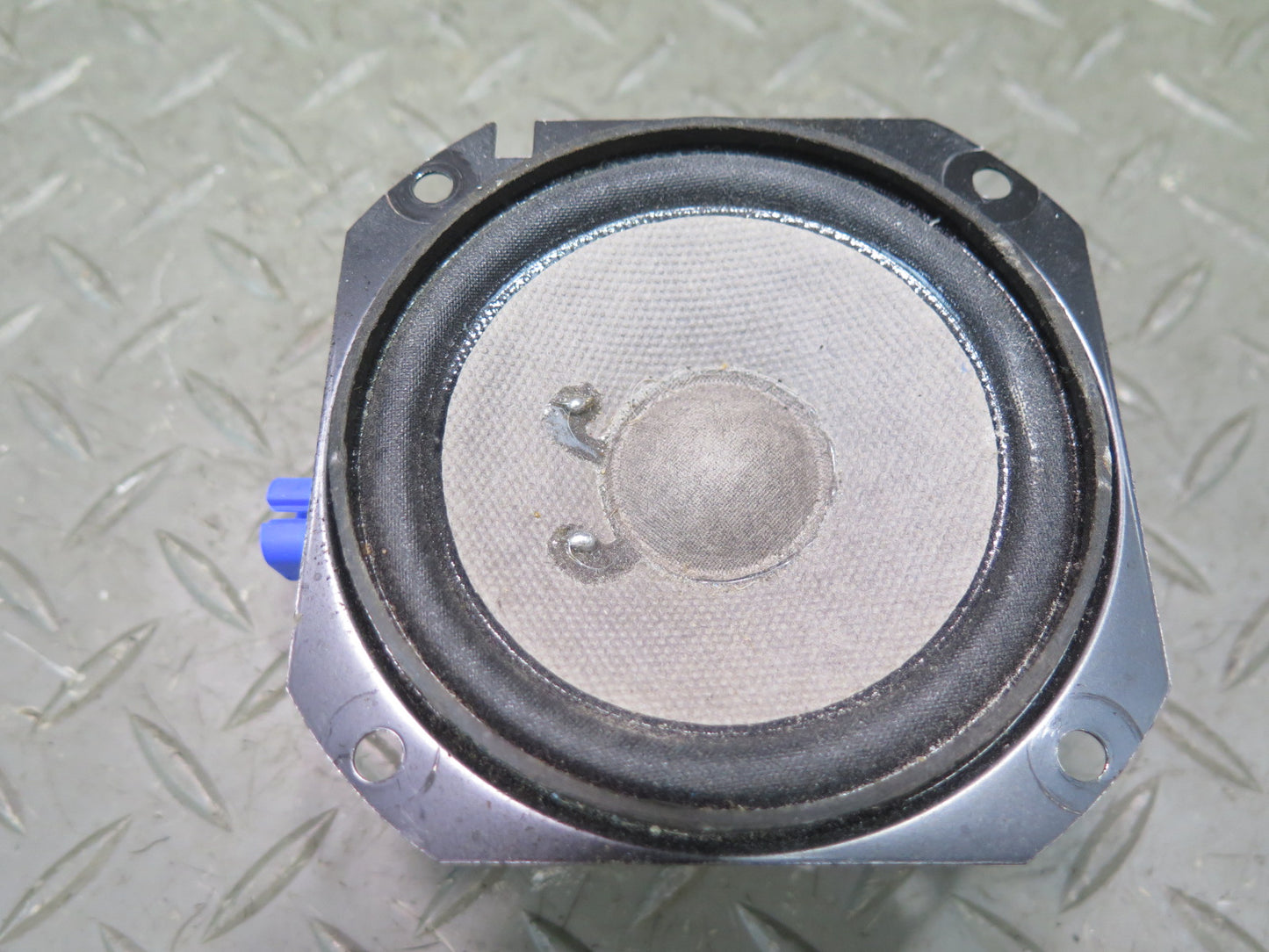 2004-2009 Cadillac XLR Dash Center Speaker 10302898