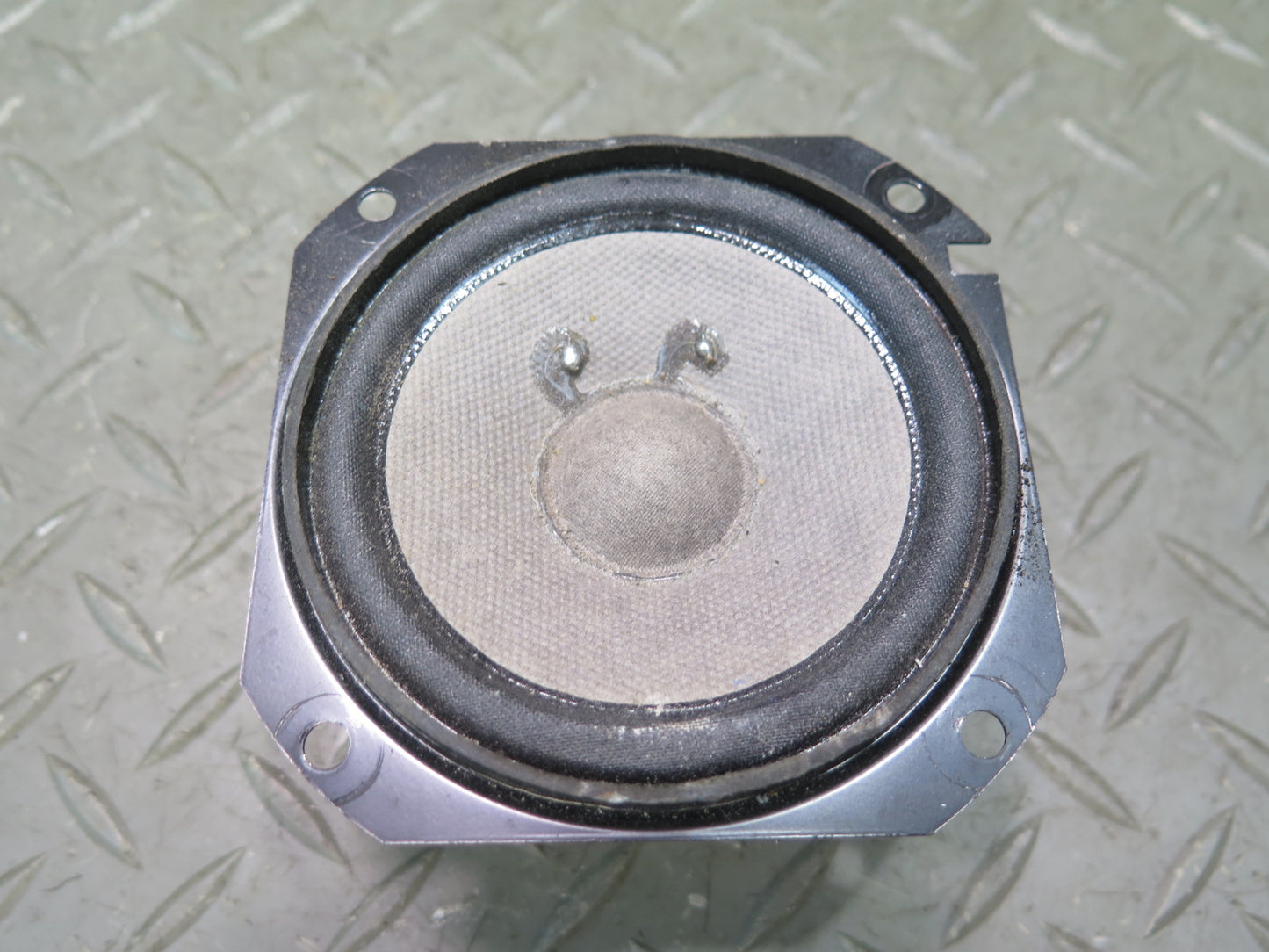 2004-2009 Cadillac XLR Dash Center Speaker 10302898