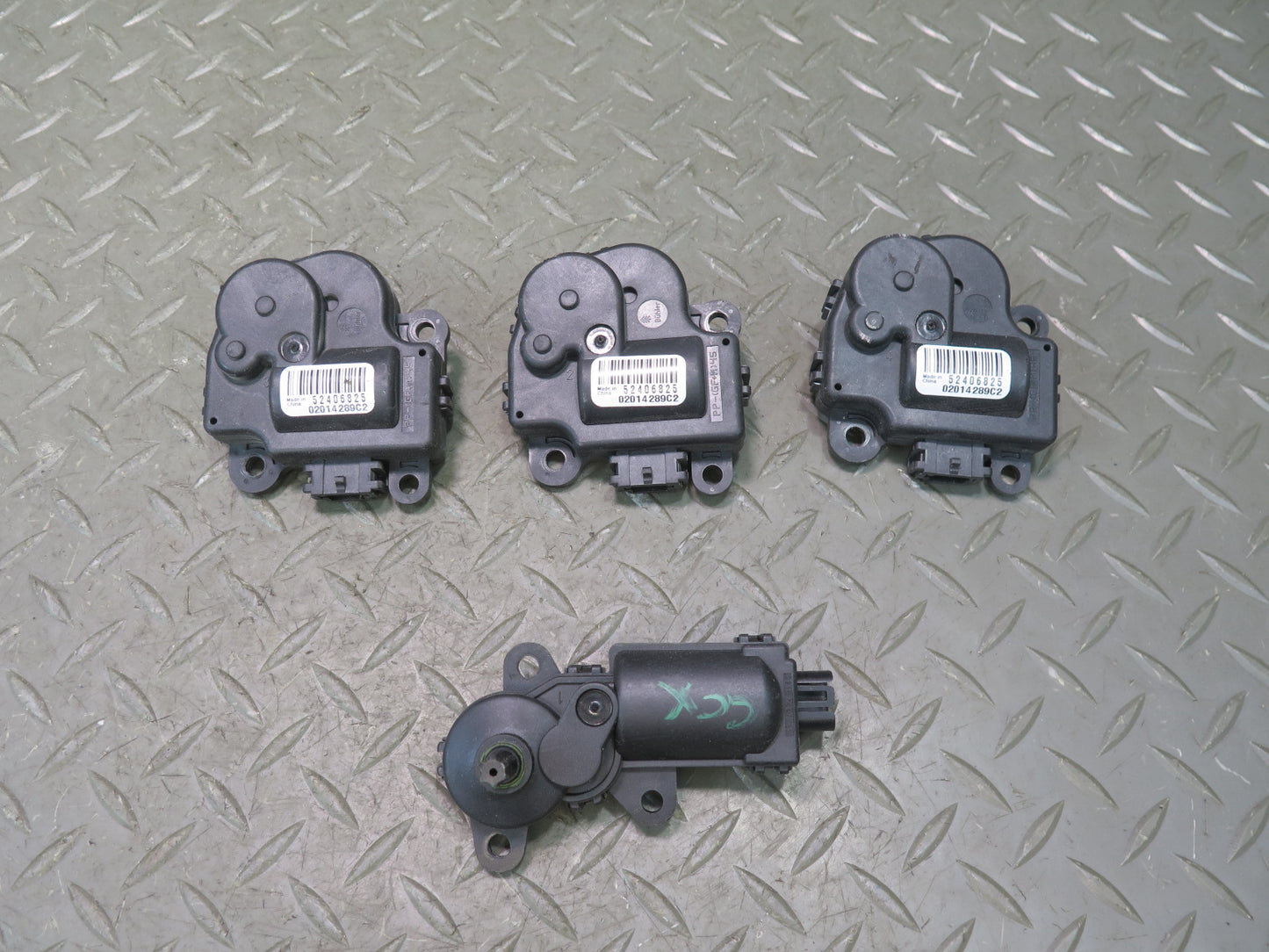 2004-2009 Cadillac XLR Hvac A/C Heater Flap Servo Door Actuator Motor Set