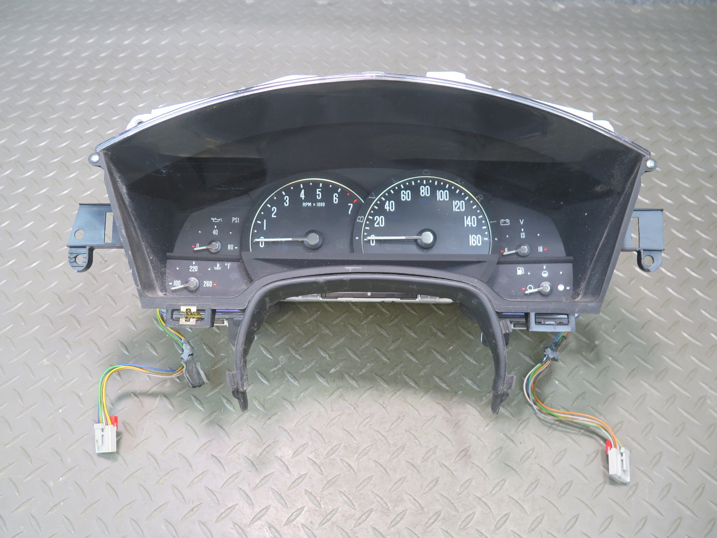 2004-2005 Cadillac XLR Dash Instrument Cluster Gauge Speedometer