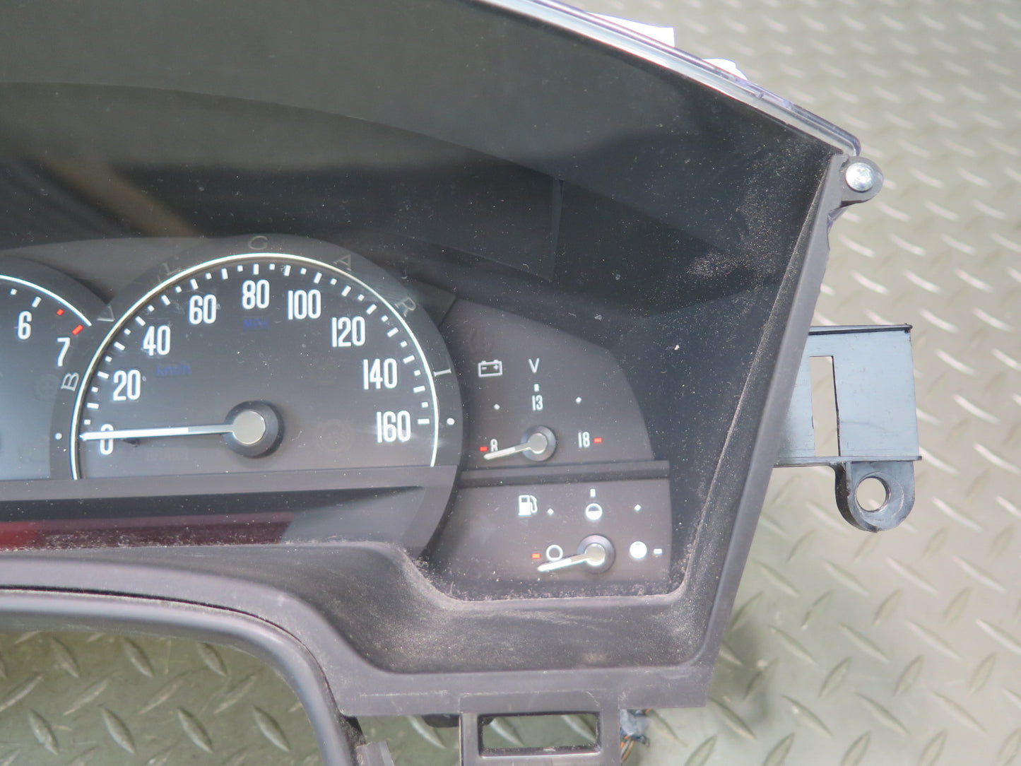 2004-2005 Cadillac XLR Dash Instrument Cluster Gauge Speedometer