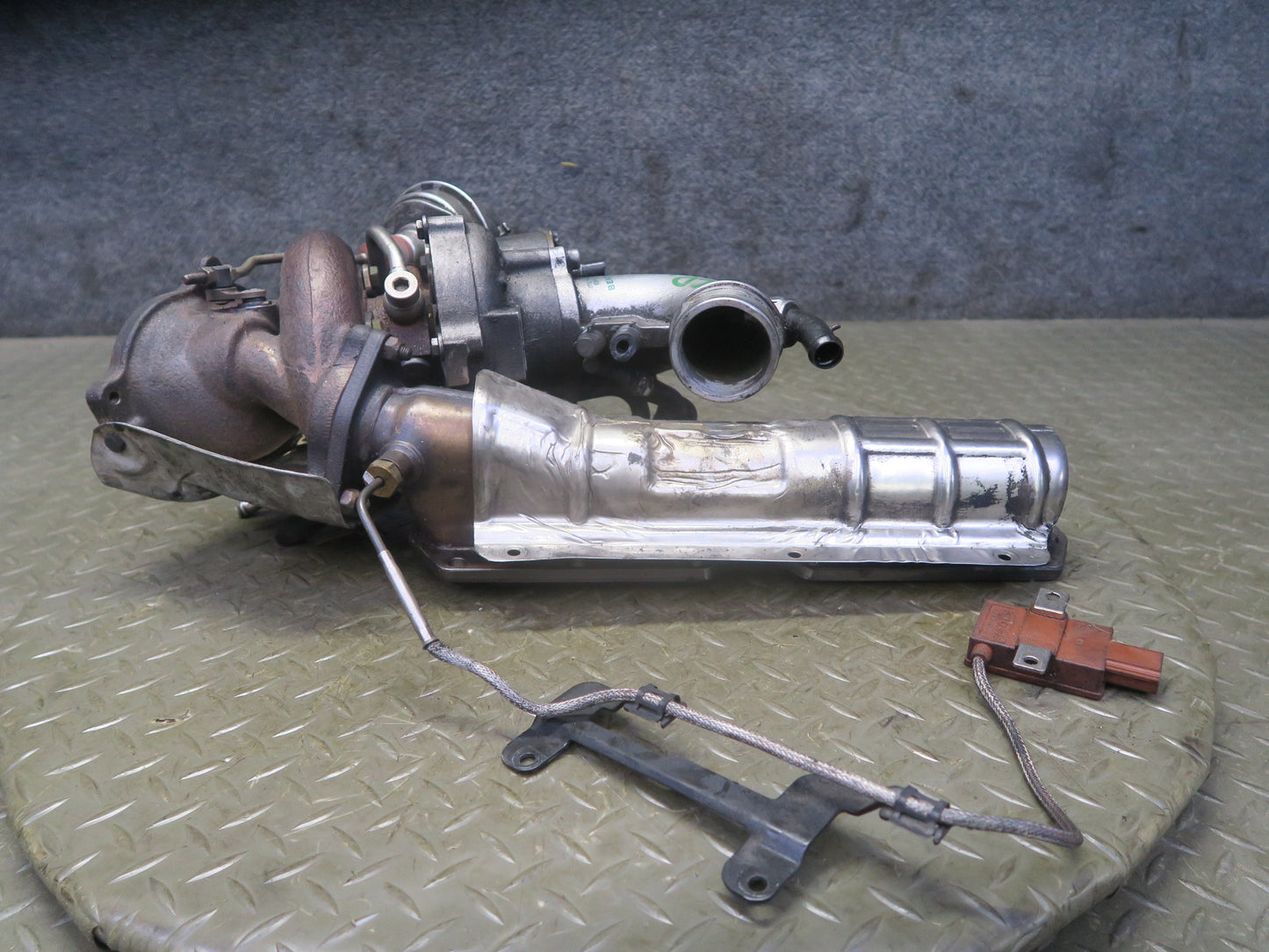 2006-2012 Bentley Flying Spur 6.0L W12 Engine Left Side Turbo Turbocharger