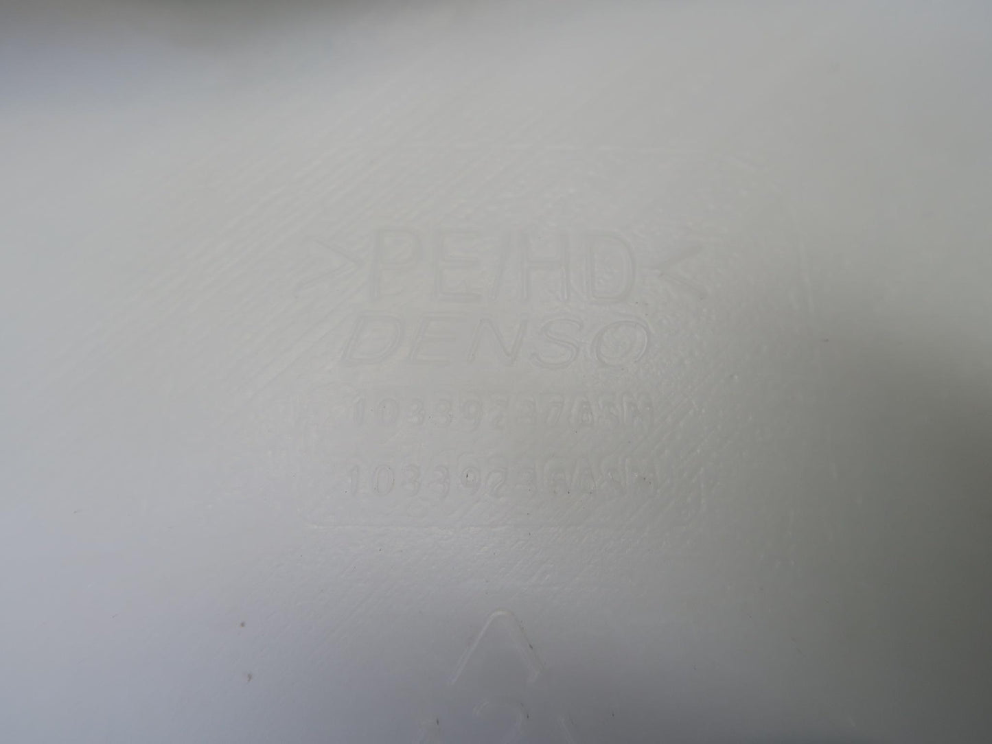 2004-2009 Cadillac XLR Windshield Washer Reservoir Bottle Tank 10339236