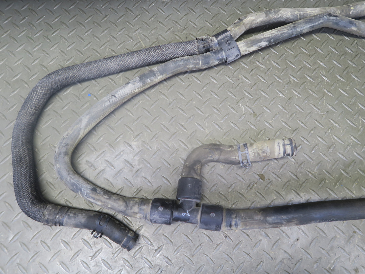 2004-2009 Cadillac XLR 4.6L V8 Engine Coolant Water Pipe Line Hose Tube Set