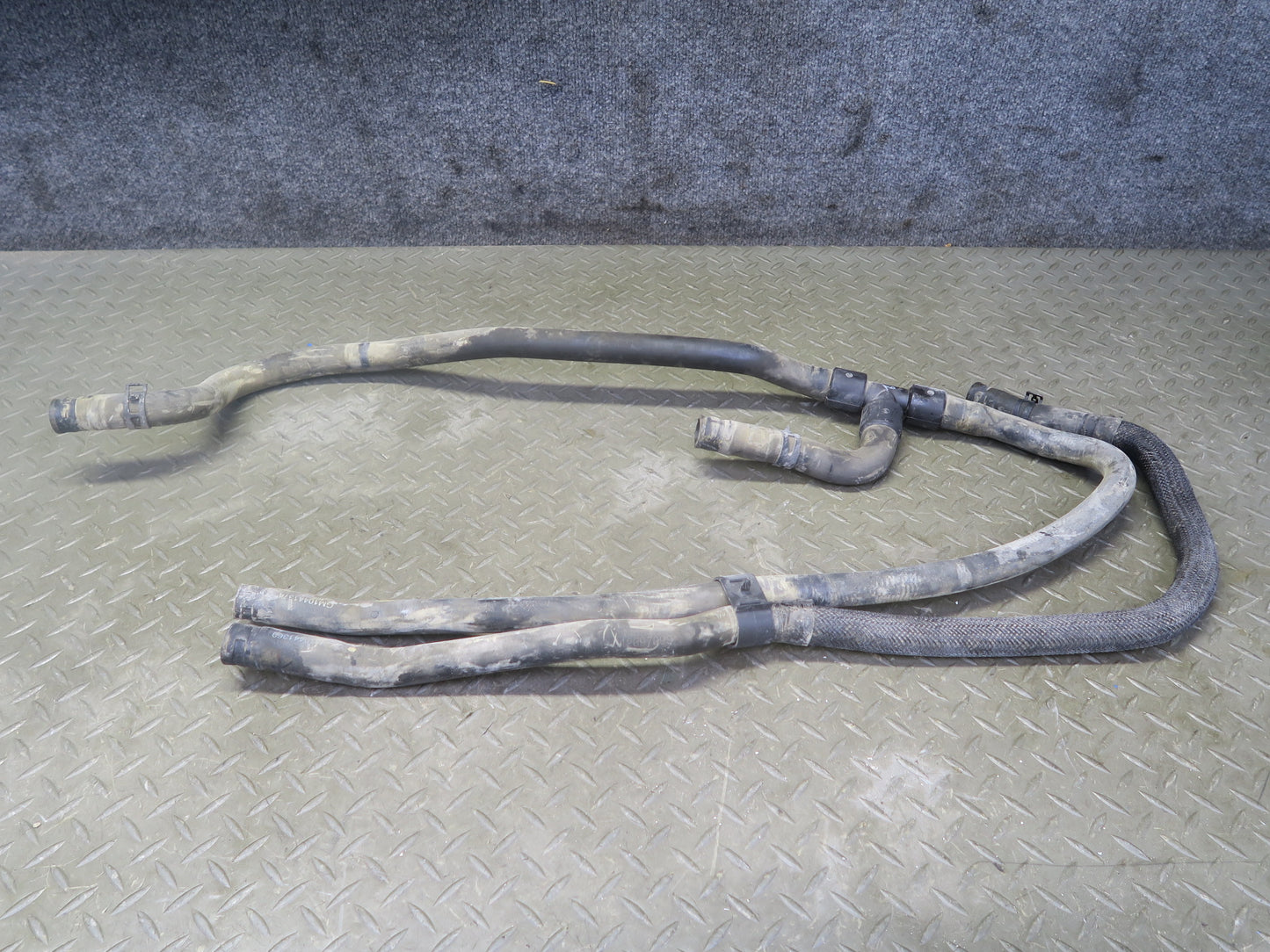 2004-2009 Cadillac XLR 4.6L V8 Engine Coolant Water Pipe Line Hose Tube Set