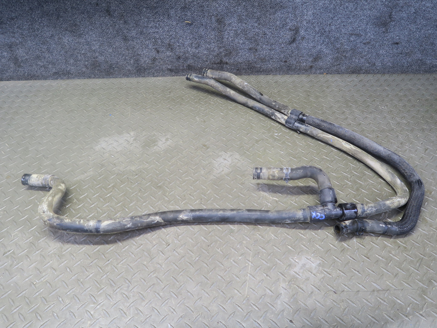 2004-2009 Cadillac XLR 4.6L V8 Engine Coolant Water Pipe Line Hose Tube Set