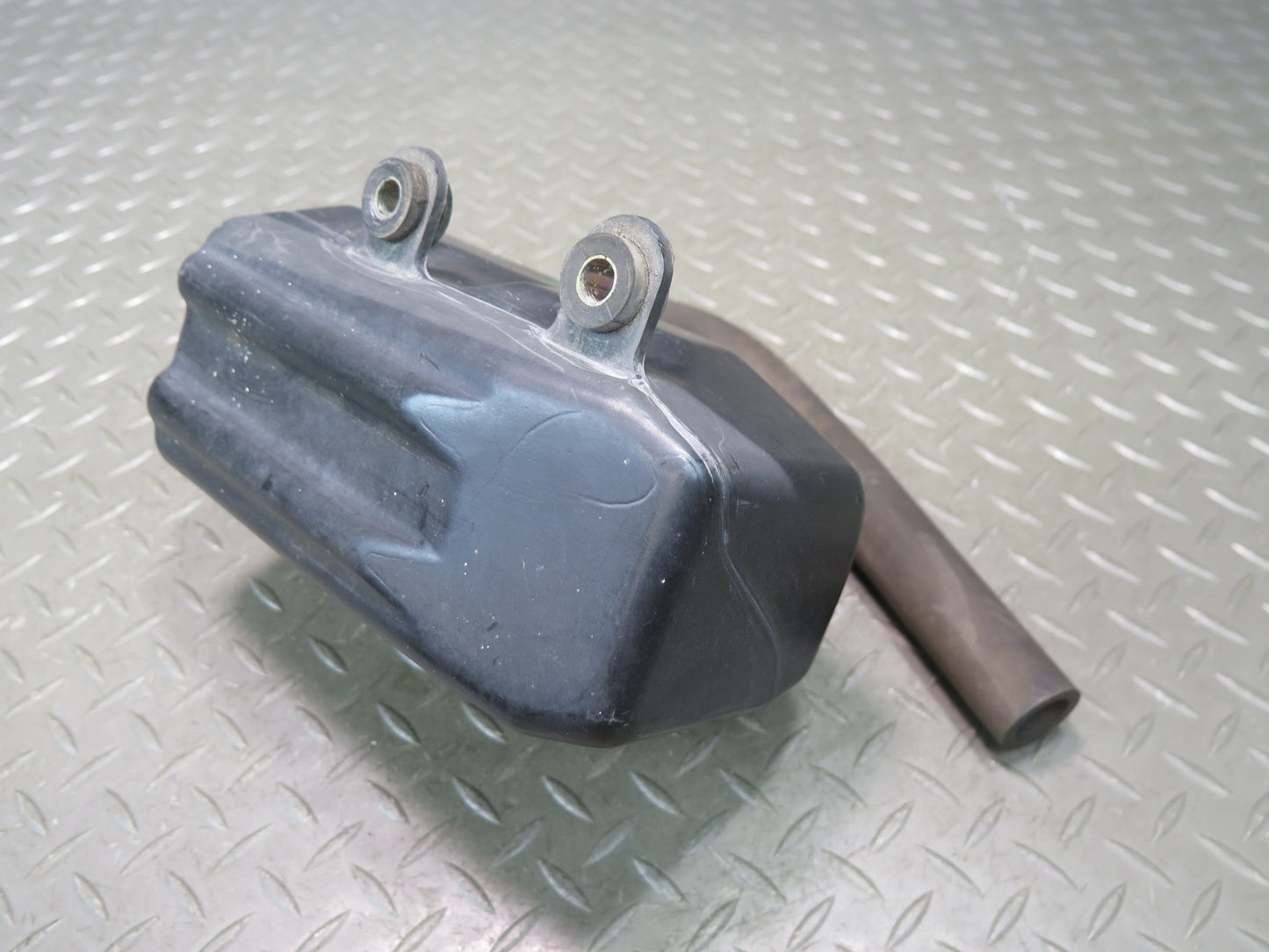1991-1992 Land Cruiser FJ80 4.0L 3FE Air Suction Sub Silencer