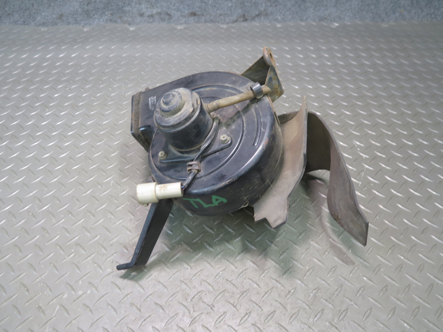 1991-1992 Toyota Land Cruiser FJ80 3FE Air Intake Blower Motor