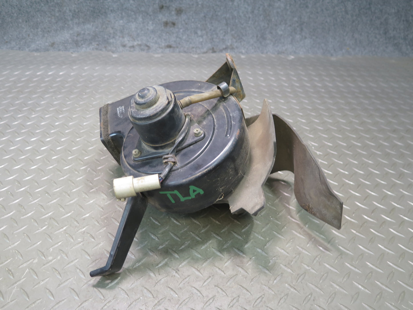 1991-1992 Toyota Land Cruiser FJ80 3FE Air Intake Blower Motor