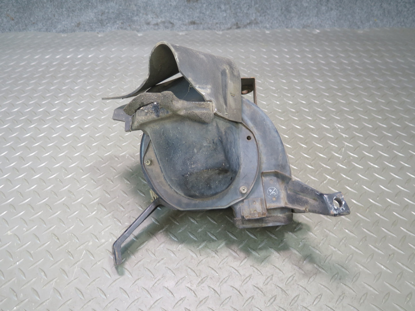 1991-1992 Toyota Land Cruiser FJ80 3FE Air Intake Blower Motor