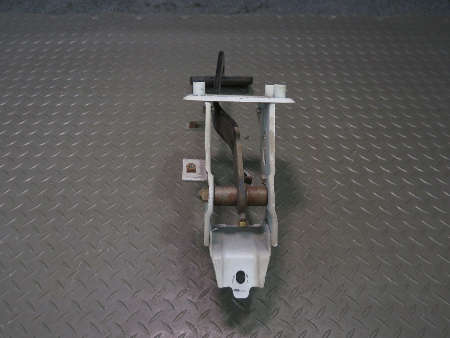 1991-1992 Toyota Land Cruiser FJ80 Brake Stop Pedal w Bracket Support Assembly