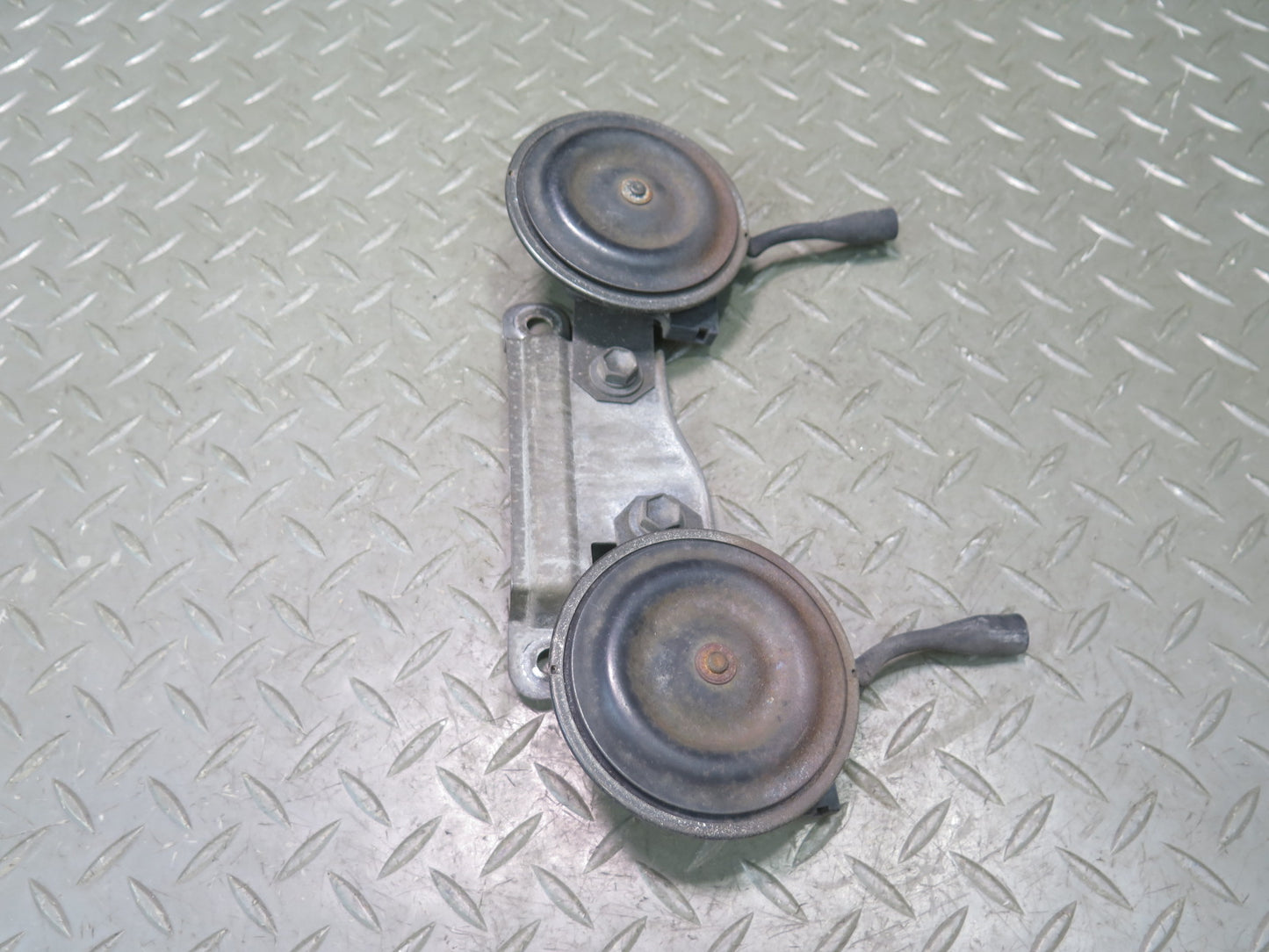 1991-1997 Land Cruiser FJ80 High & Low Tone Horn Signal