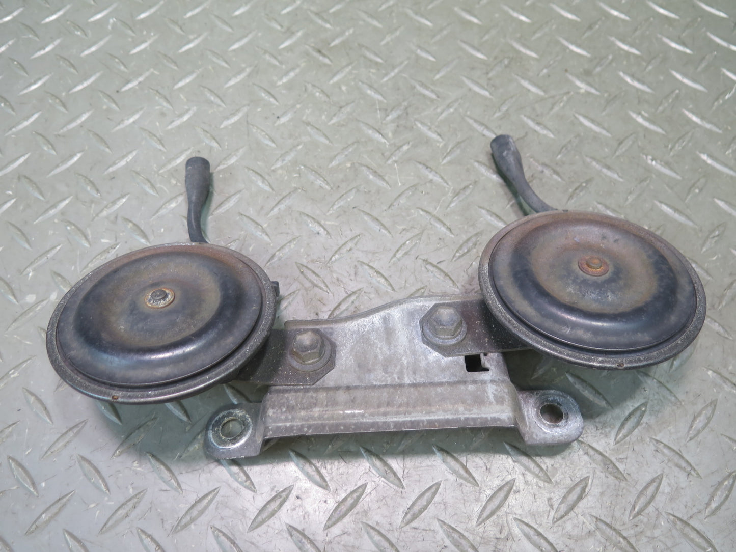 1991-1997 Land Cruiser FJ80 High & Low Tone Horn Signal
