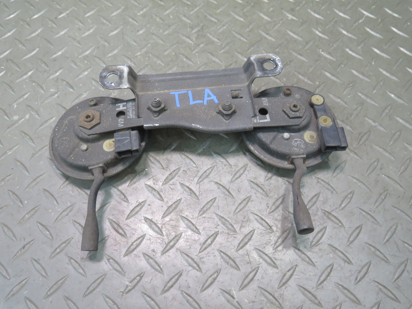 1991-1997 Land Cruiser FJ80 High & Low Tone Horn Signal