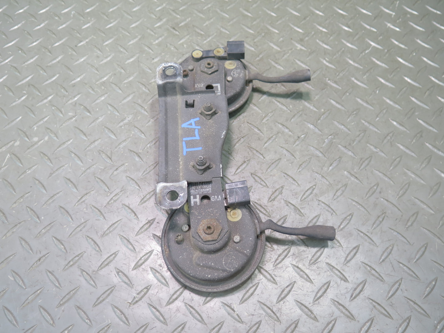 1991-1997 Land Cruiser FJ80 High & Low Tone Horn Signal