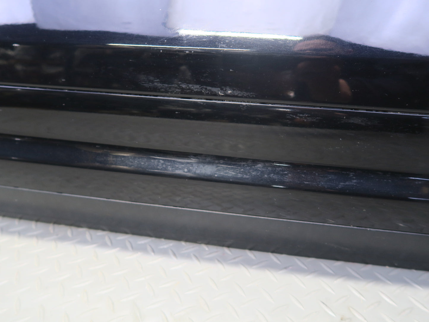 2011-2018 Porsche Cayenne 958 Front Right Door Black Shell Panel w Glass