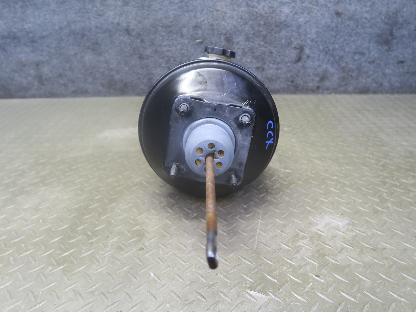 2004-2008 Cadillac XLR Power Brake Booster Master Cylinder Fluid Reservoir