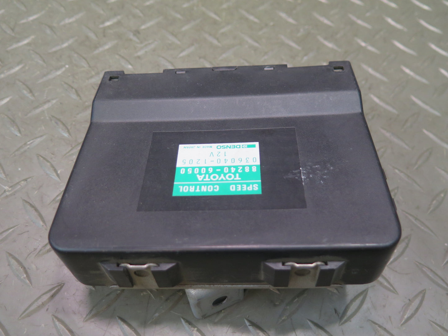 1991-1992 Toyota Land Cruiser FJ80 3FE Cruise Control Module Unit 88240-60050