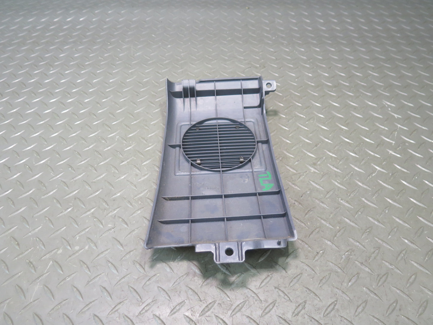1991-1992 Toyota Land Cruiser FJ80 Front Right Side Dash Speaker Cover Gray